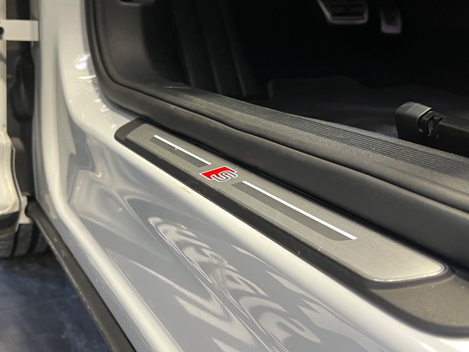 Audi Q4 e-tron 40 S-line 5d