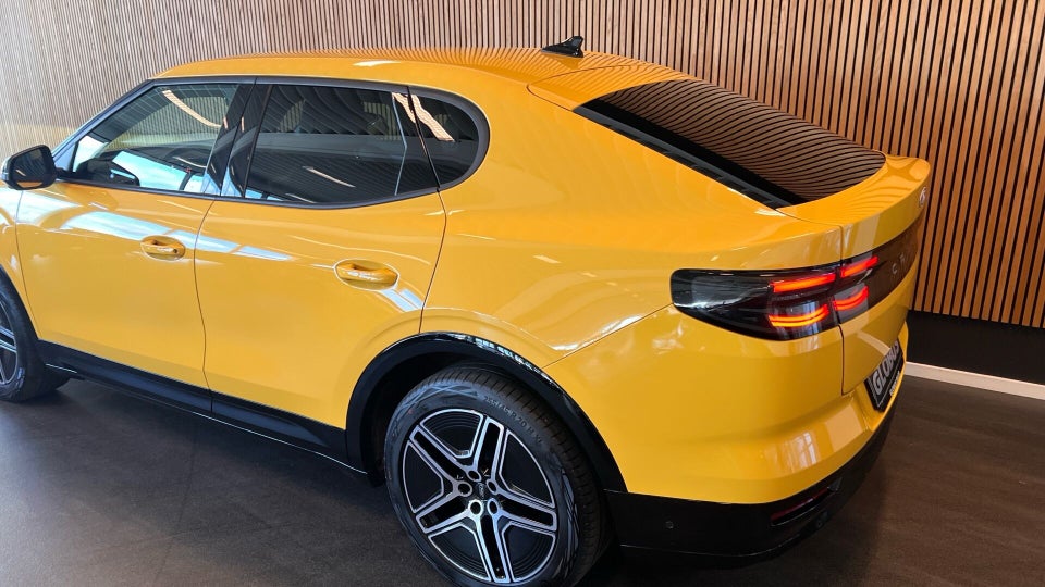 Ford Capri 77 Premium Extended Range 5d