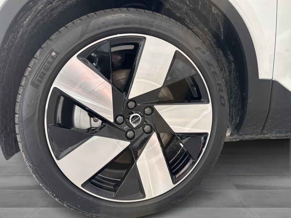 Volvo EX40 Extended Range Plus 5d
