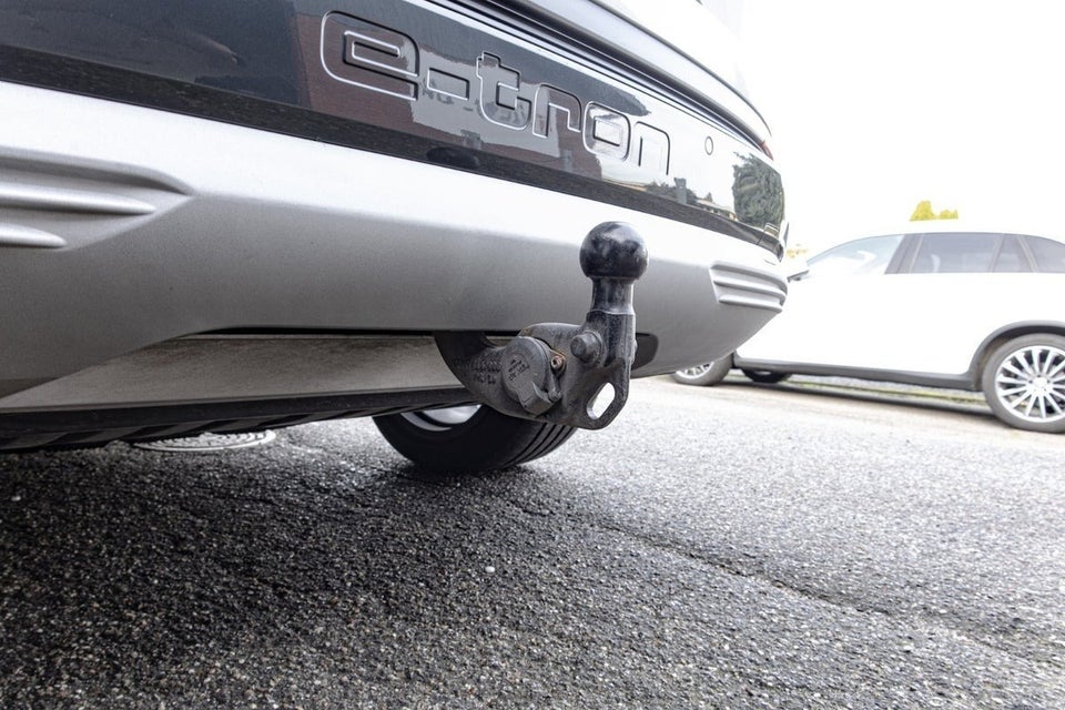 Audi Q4 e-tron 50 quattro 5d