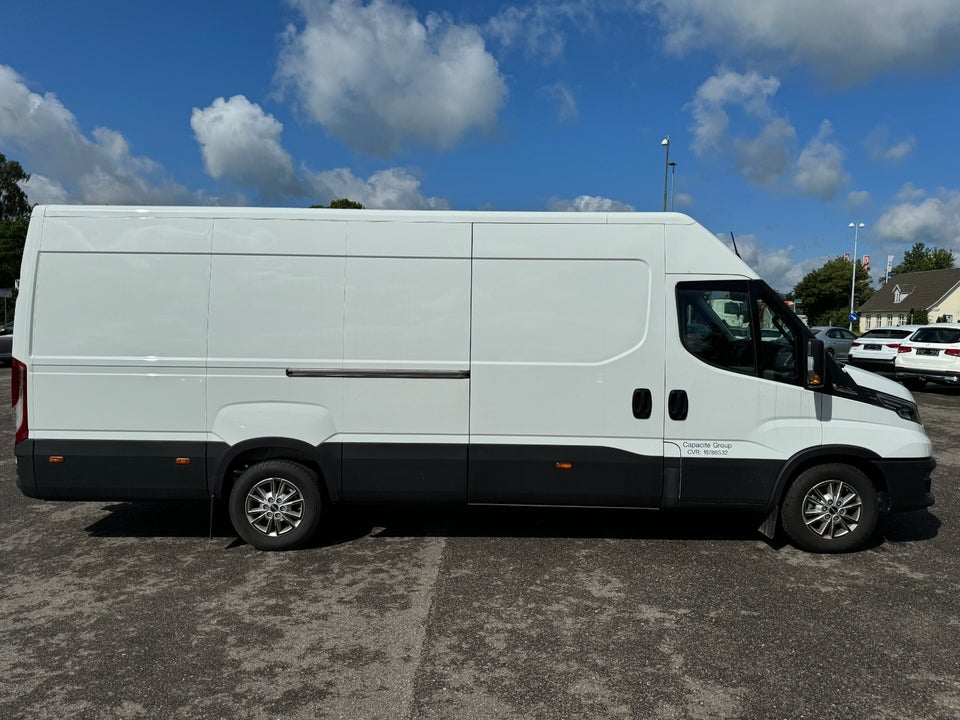 Iveco Daily 3,0 35S18 16m³ Van AG8