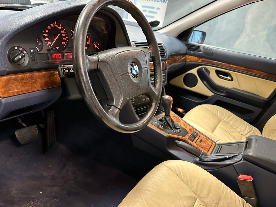 BMW 523i 2,5 Steptr. 4d