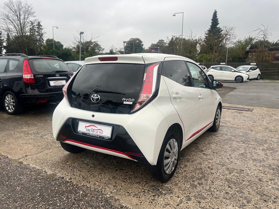 Toyota Aygo 1,0 VVT-i x-play 5d