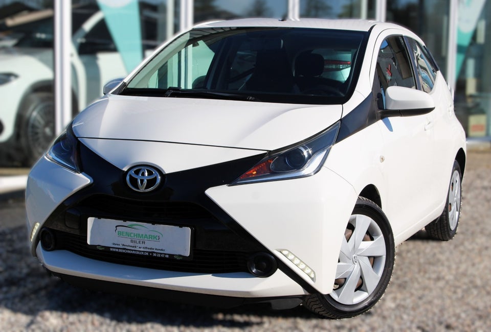 Toyota Aygo 1,0 VVT-i x-play 5d