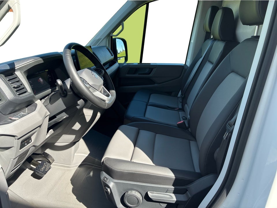 VW Crafter 35 2,0 TDi 177 Kassevogn L3H3 aut.