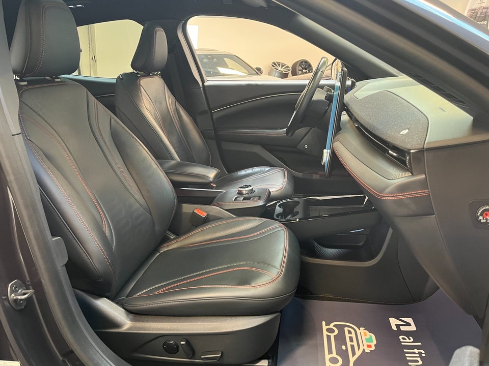 Ford Mustang Mach-E 98 Premium Extended Range AWD 5d