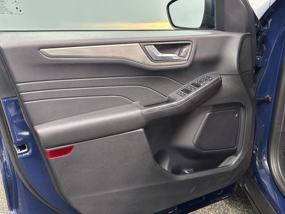 Ford Kuga 2,5 PHEV Titanium CVT 5d