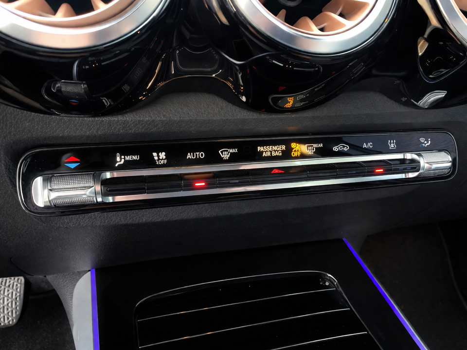 Mercedes EQB300 4Matic 7prs 5d