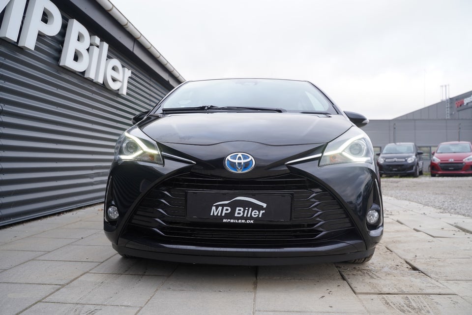 Toyota Yaris 1,5 Hybrid H3 Limited e-CVT 5d