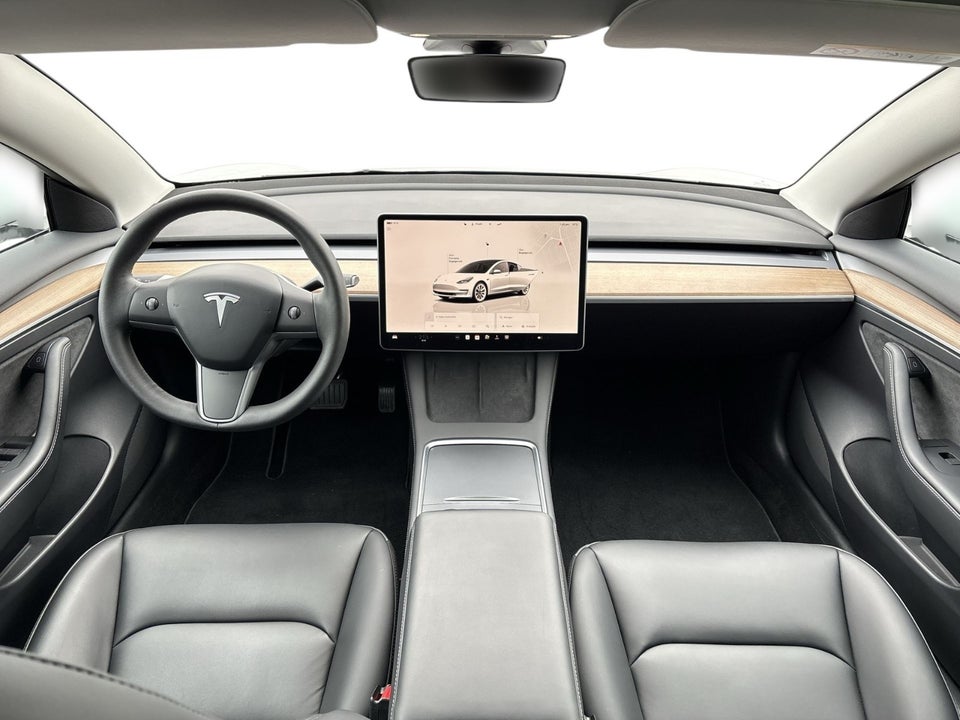 Tesla Model 3 RWD 4d