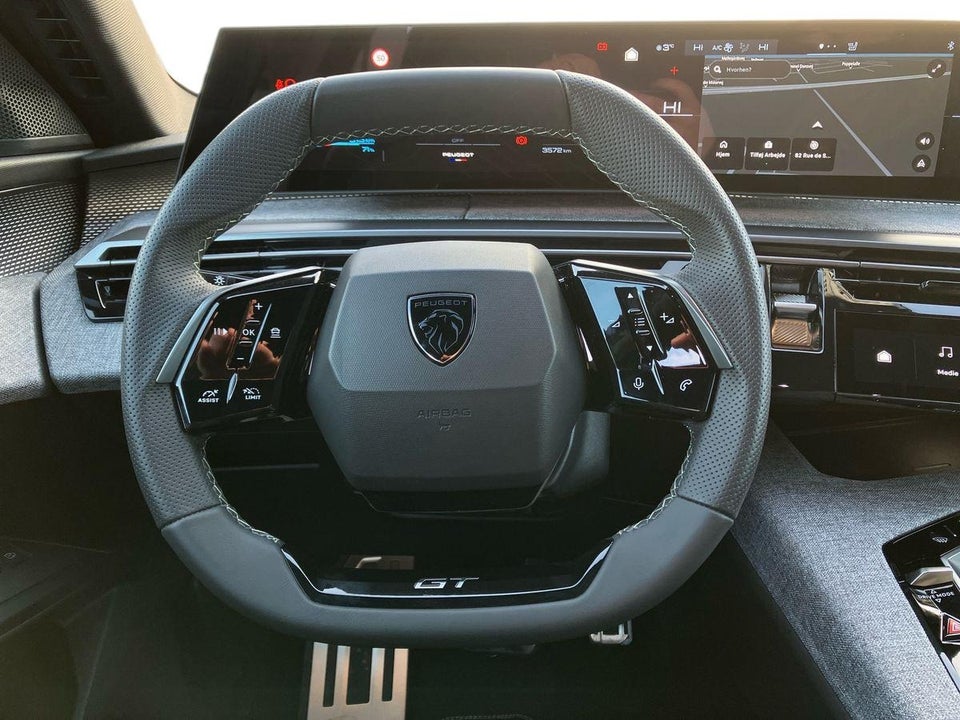 Peugeot e-3008 77 GT Pack 5d