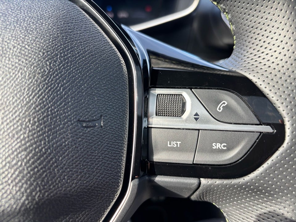 Peugeot e-208 54 GT Pack 5d