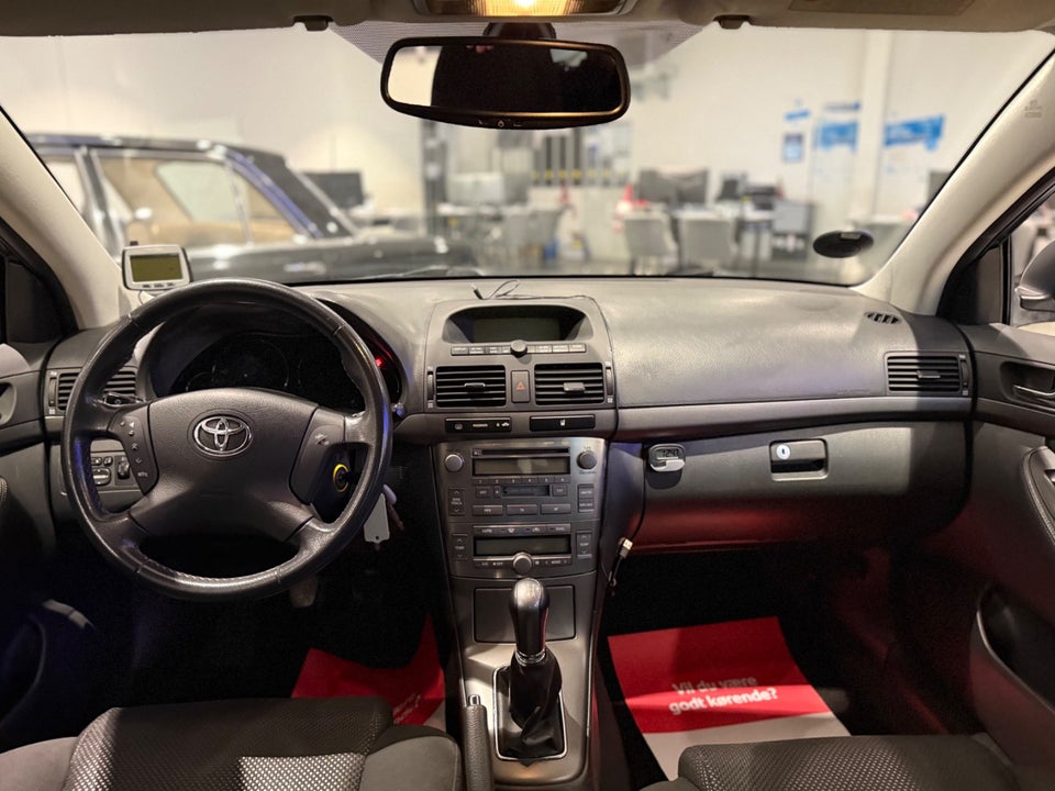 Toyota Avensis 1,8 VVT-i Sol 5d