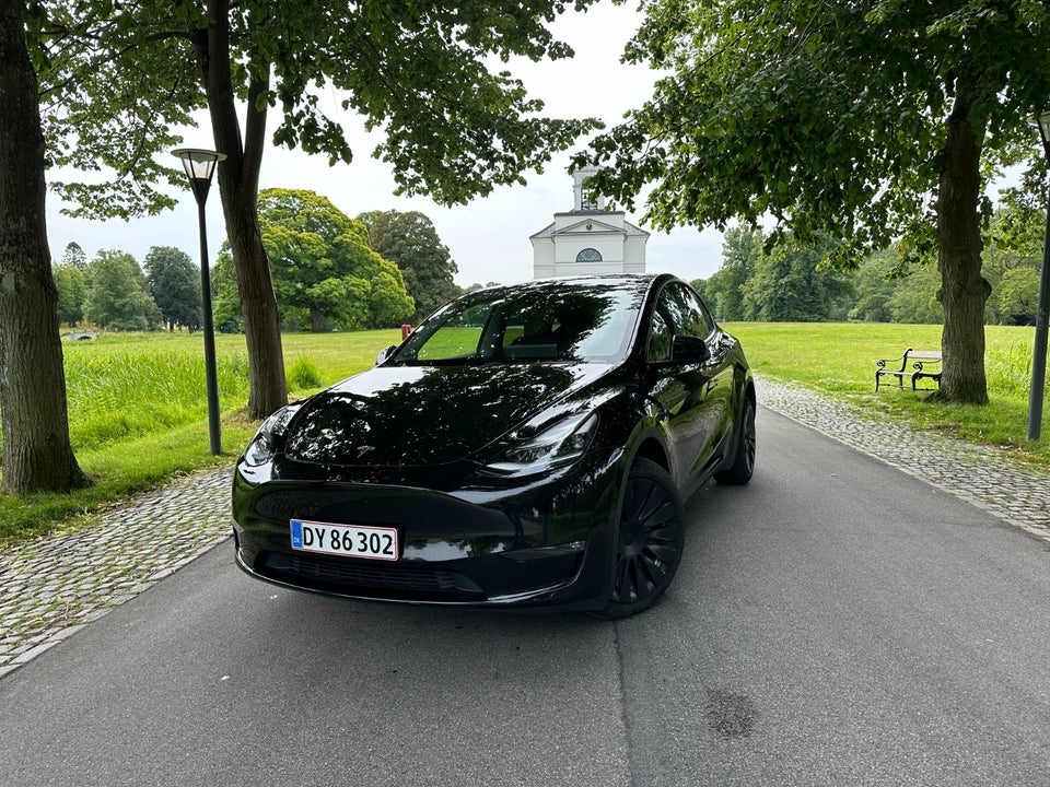 Tesla Model Y Long Range AWD 5d
