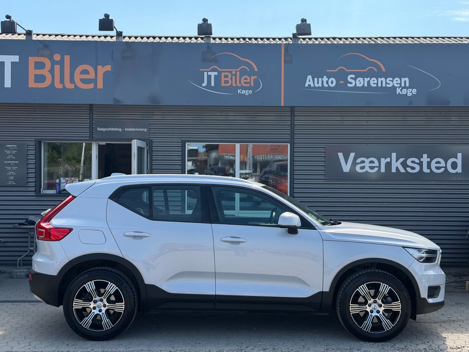 Volvo XC40 2,0 T4 190 Momentum aut. 5d
