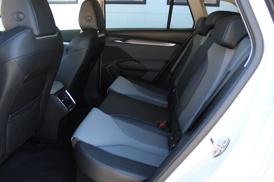 Skoda Enyaq 80 iV Loft 5d