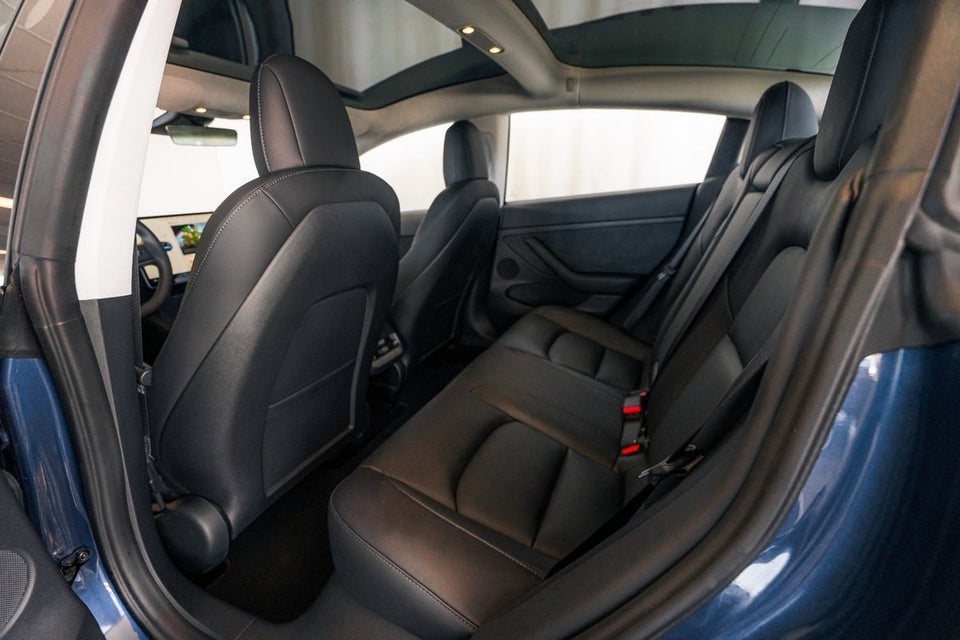 Tesla Model 3 Long Range AWD 4d