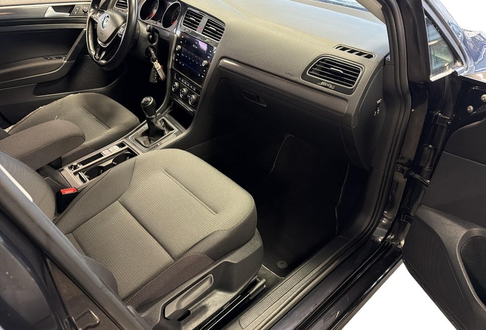 VW Golf VII 1,6 TDi 115 Comfortline Connect Van 5d