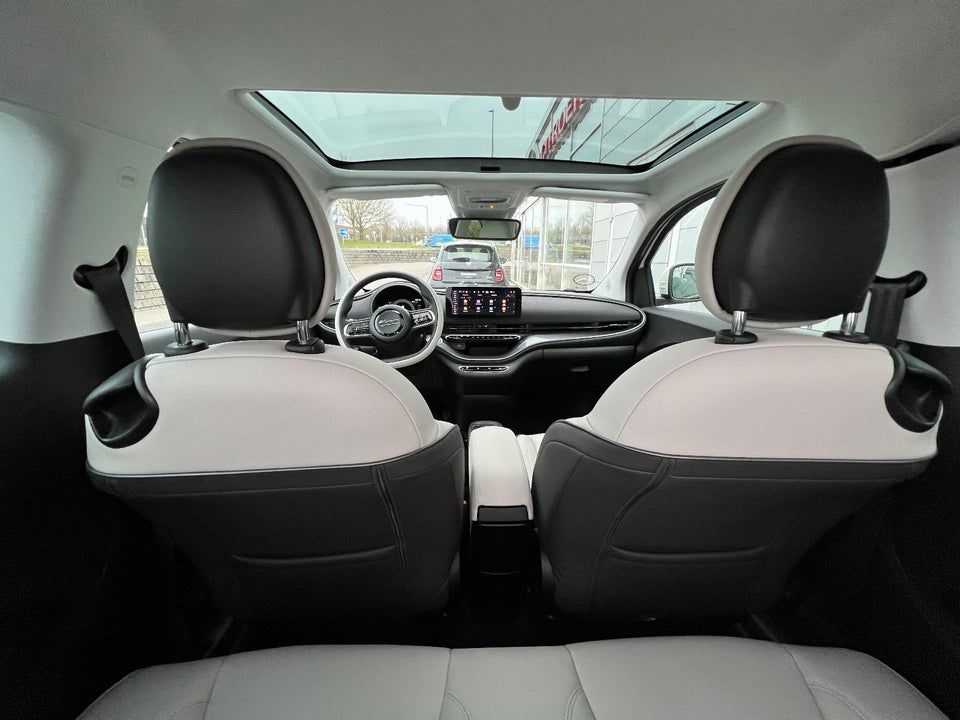 Fiat 500e 42 la Prima 3+1 4d