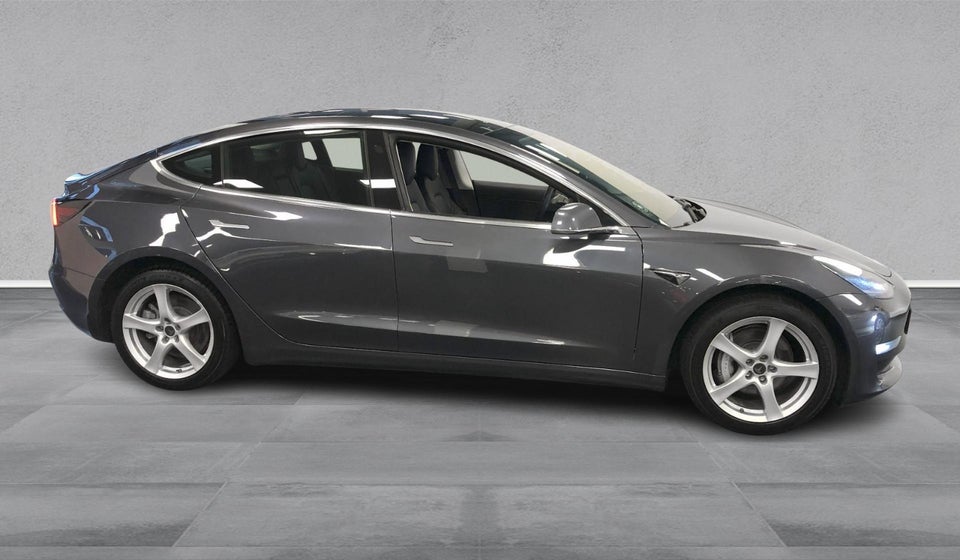 Tesla Model 3 Long Range AWD 4d