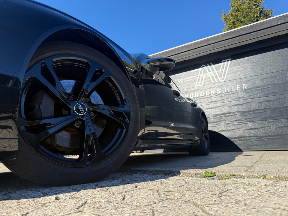 Audi e-tron GT quattro 4d