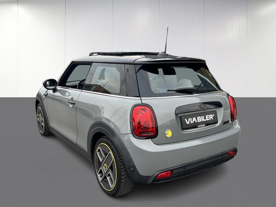 MINI Cooper SE Essential 3d