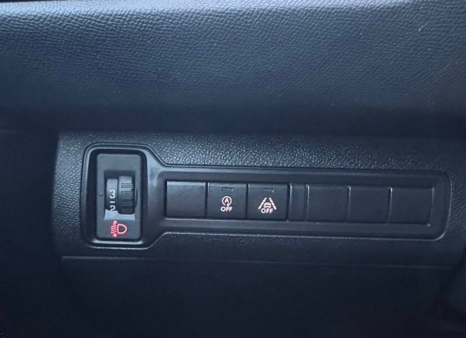 Peugeot 308 1,2 e-THP 130 Allure Sky 5d