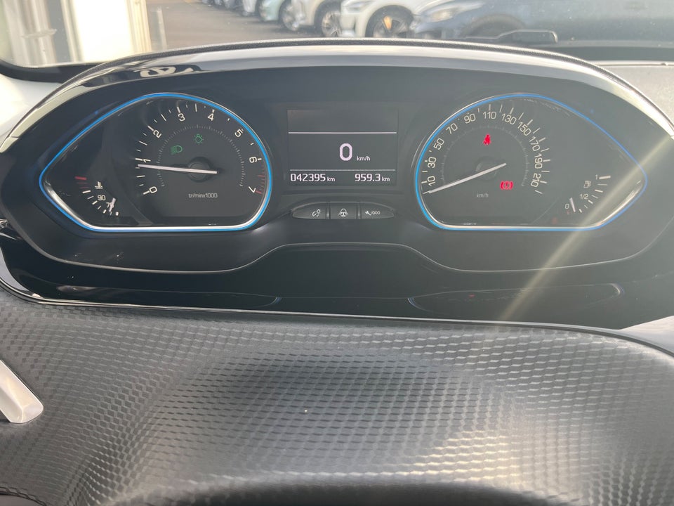 Peugeot 2008 1,2 e-THP 110 Edition+ 5d