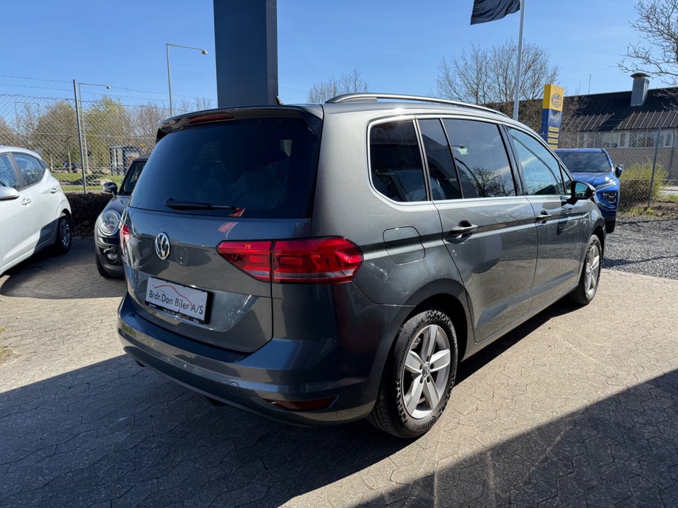 VW Touran 1,6 TDi 115 Comfortline DSG 7prs 5d