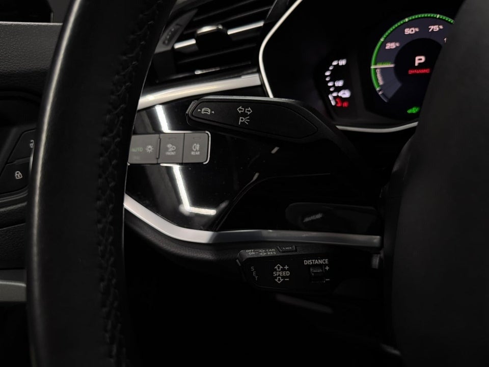 Audi Q3 45 TFSi e Attitude plus Sportback S-tr. 5d