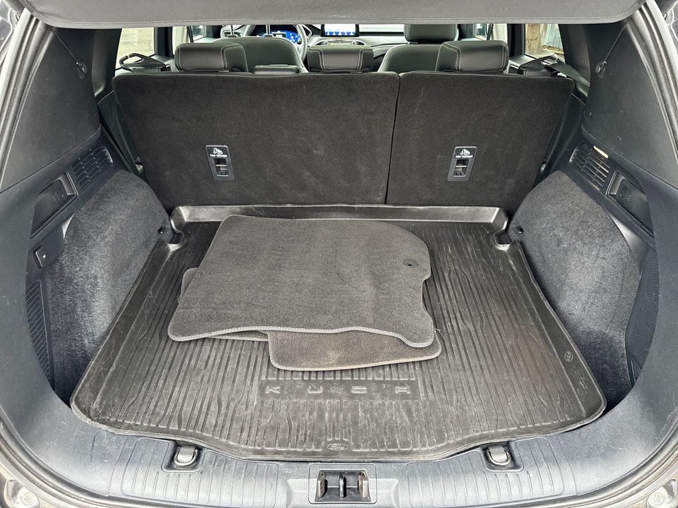 Ford Kuga 2,5 PHEV Vignale CVT 5d