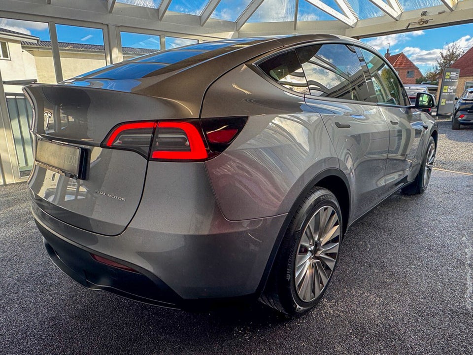 Tesla Model Y Long Range AWD 5d