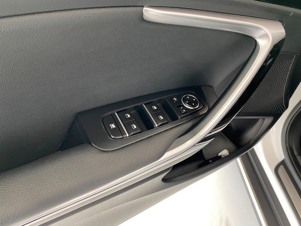 Kia XCeed 1,6 PHEV Prestige DCT 5d