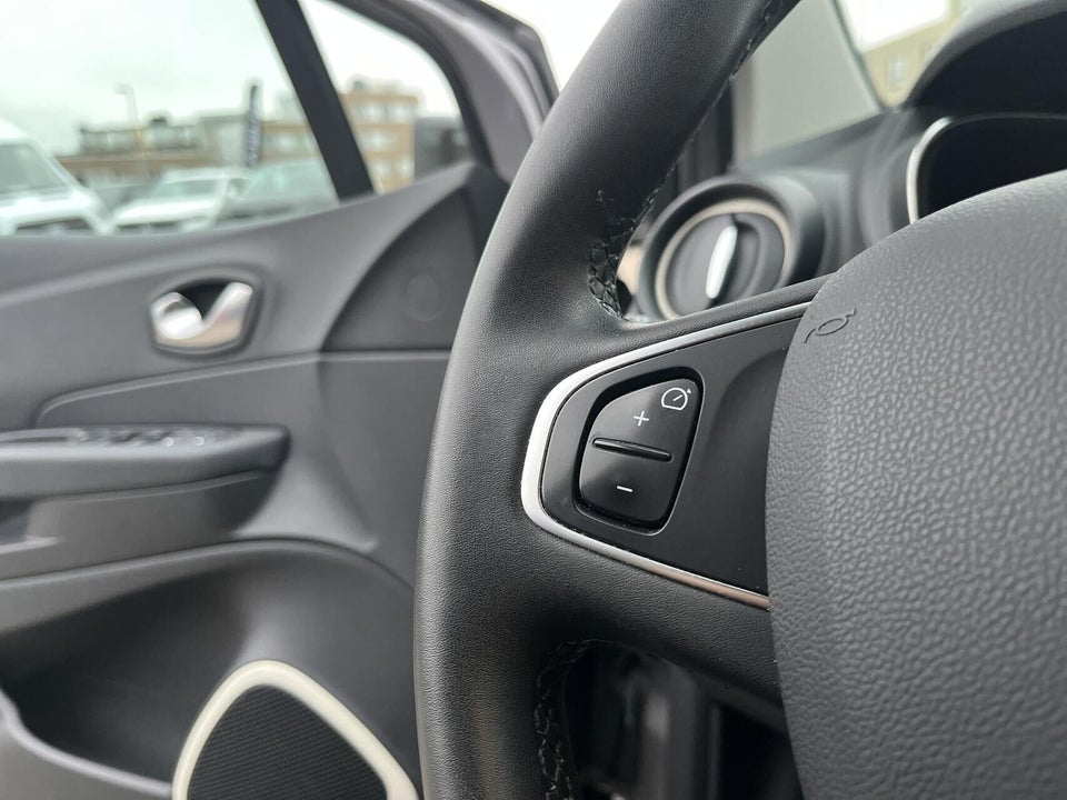 Renault Captur 0,9 TCe 90 Intens 5d