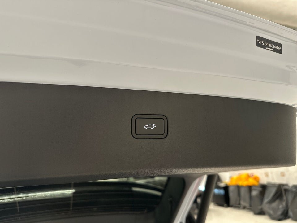 Volvo EX30 Standard Range Plus 5d