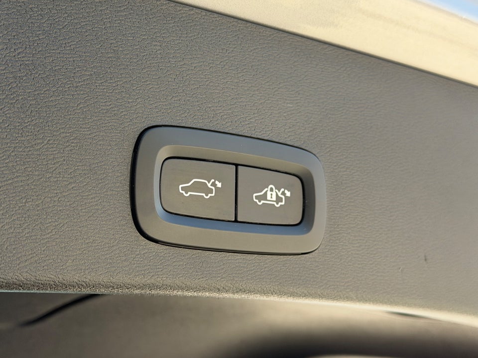Volvo XC40 ReCharge Extended Range Ultimate 5d
