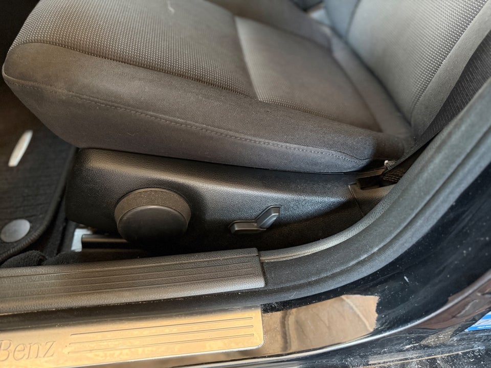 Mercedes C230 2,5 V6 Avantgarde aut. 4d