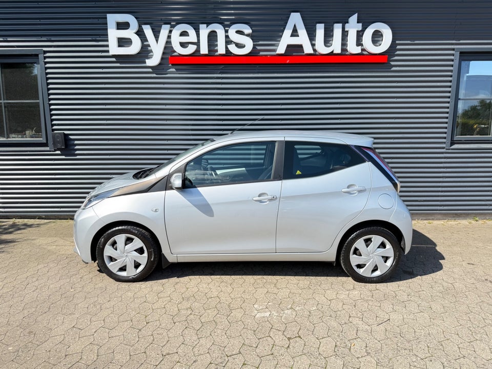 Toyota Aygo 1,0 VVT-i x-play 5d