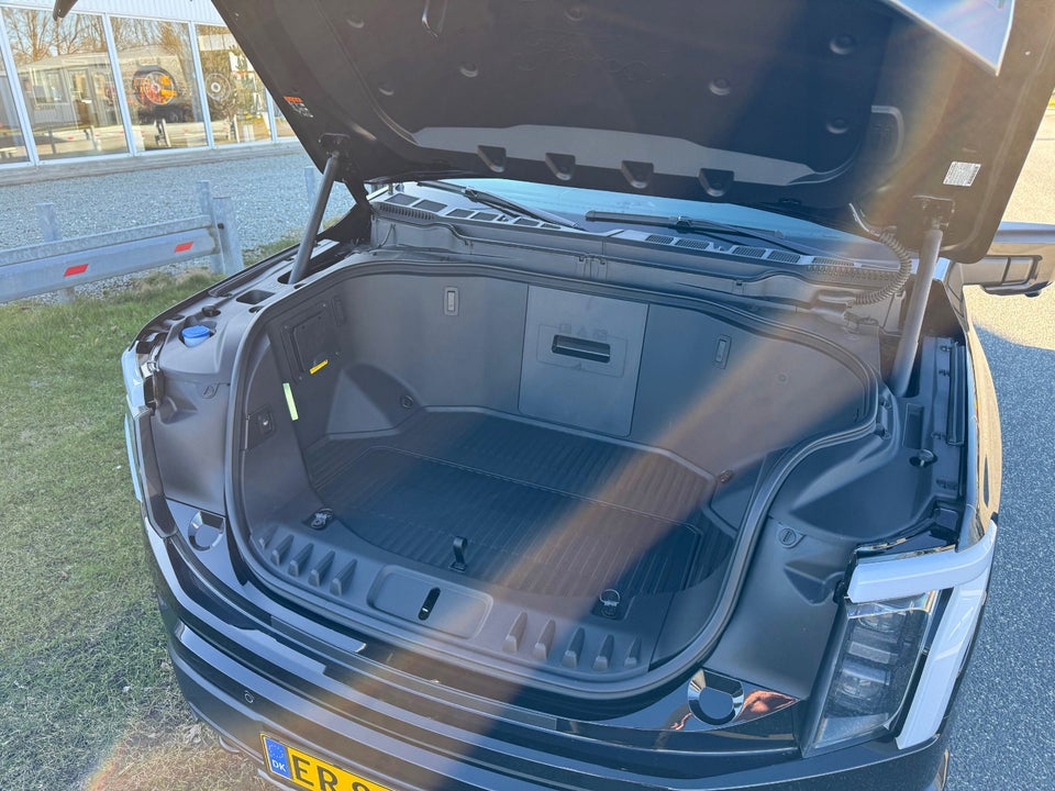 Ford F-150 131 Lightning Lariat Extended Range 4d