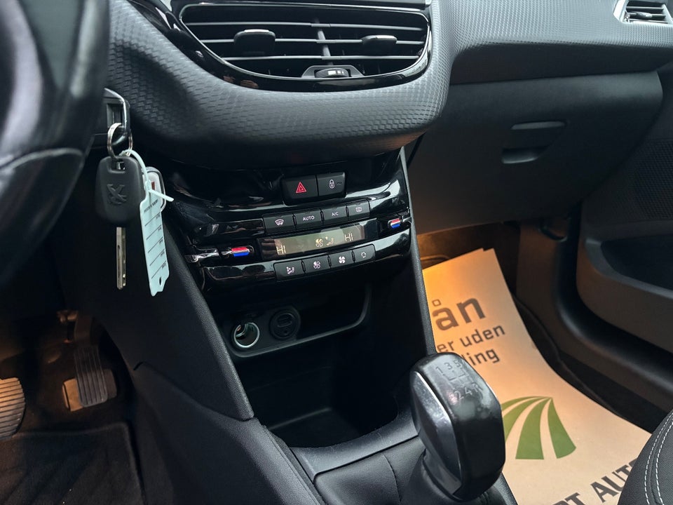 Peugeot 208 1,6 BlueHDi 100 Allure Sky 5d