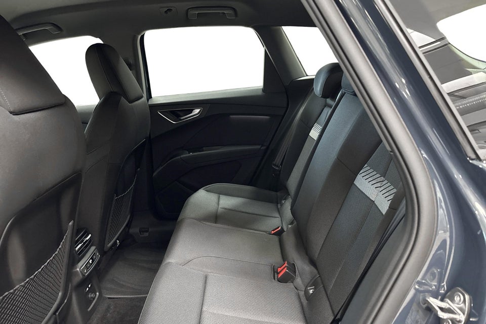 Audi Q4 e-tron performance 5d