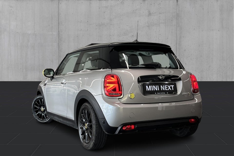 MINI Cooper SE Essential 3d