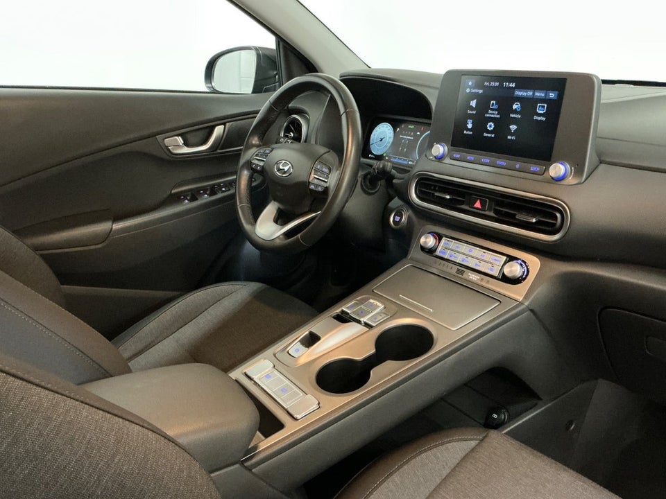 Hyundai Kona 39 EV Essential 5d