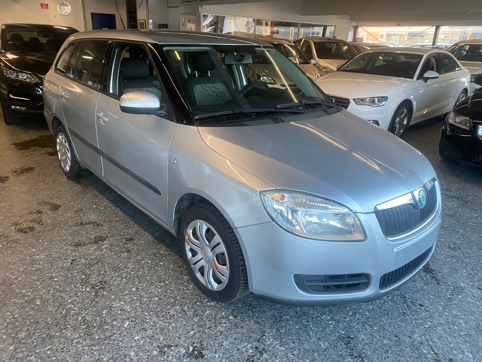 Skoda Fabia 1,4 16V 75 Ambiente Combi 5d