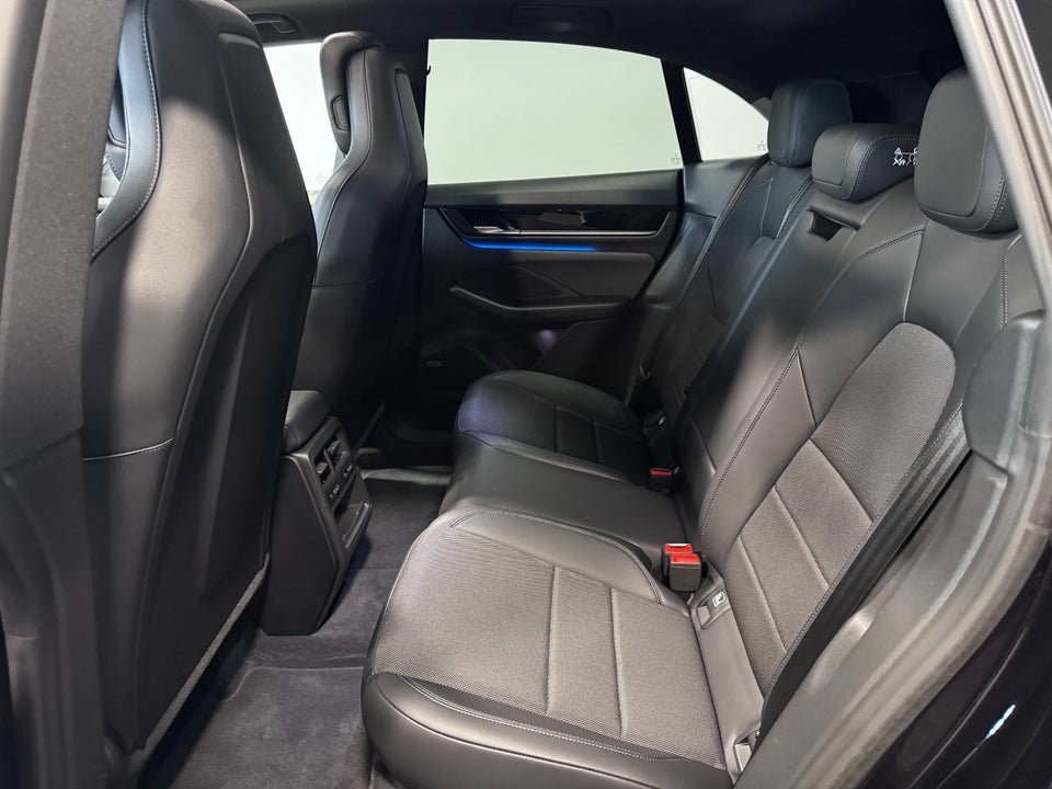 Porsche Macan 4 5d