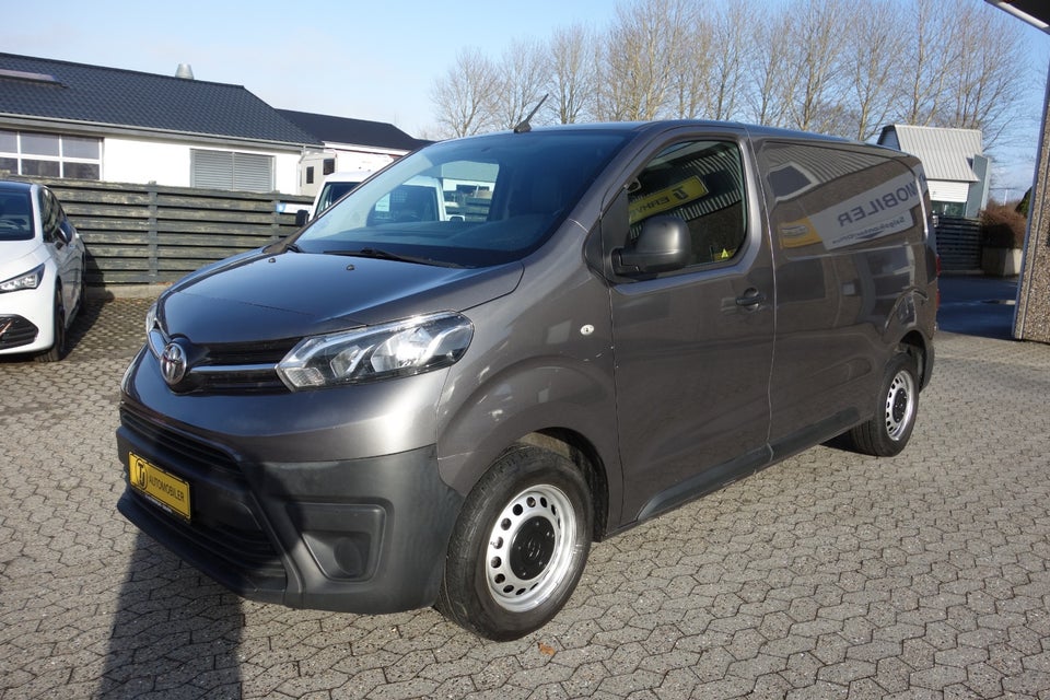 Toyota ProAce 2,0 D 120 Medium Comfort 5d