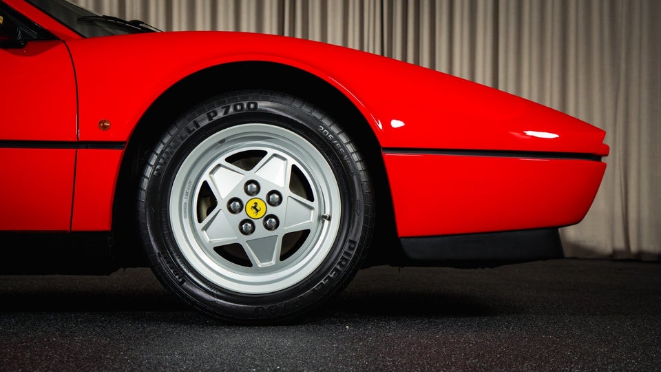 Ferrari 208 2,0 GTB Turbo 2d