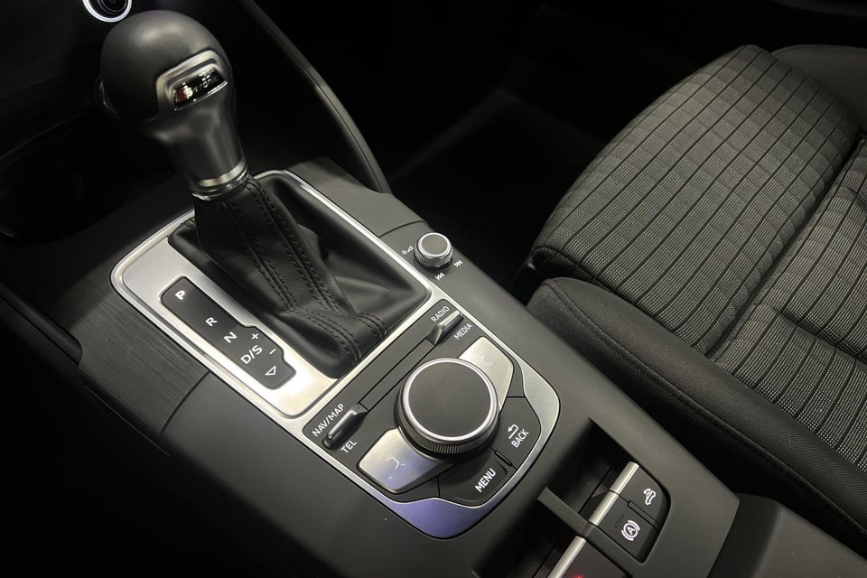 Audi A3 35 TFSi Sport Limited plus Cabriolet S-tr. 2d