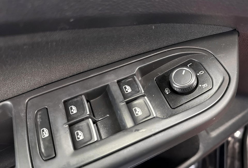 VW Golf VIII 2,0 TDi 115 Life DSG Van 5d