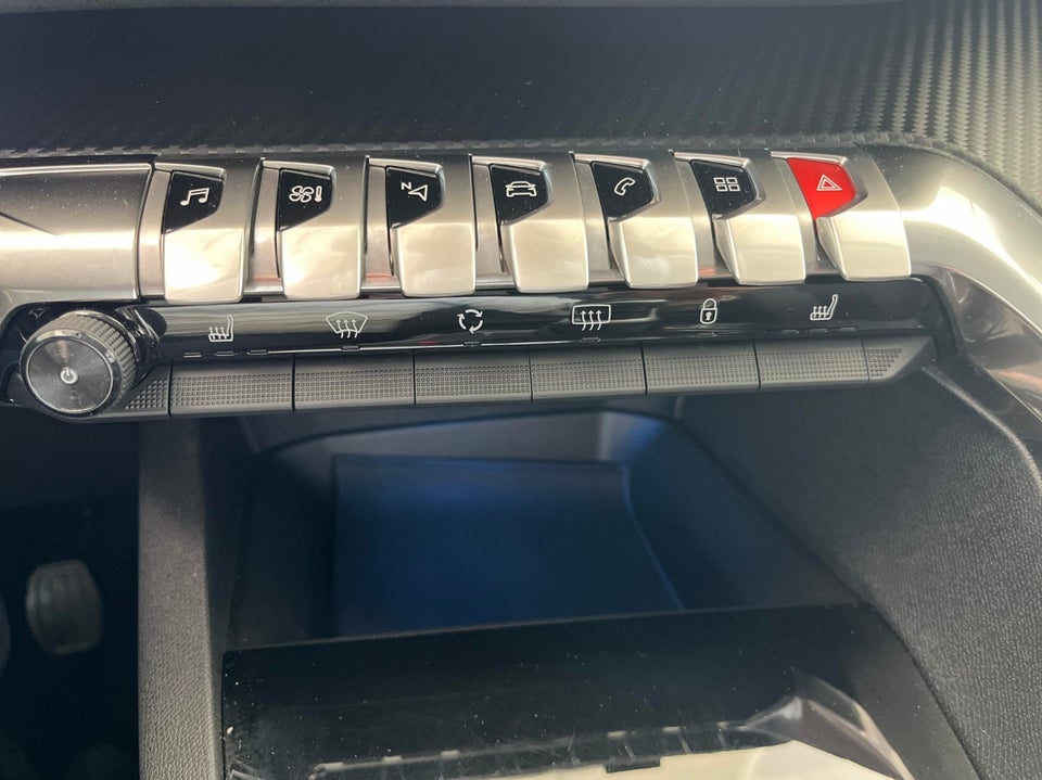 Peugeot 3008 1,2 e-THP 130 Active 5d